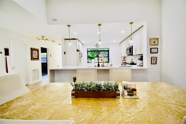 Building Photo - 7917 La Mirada Dr