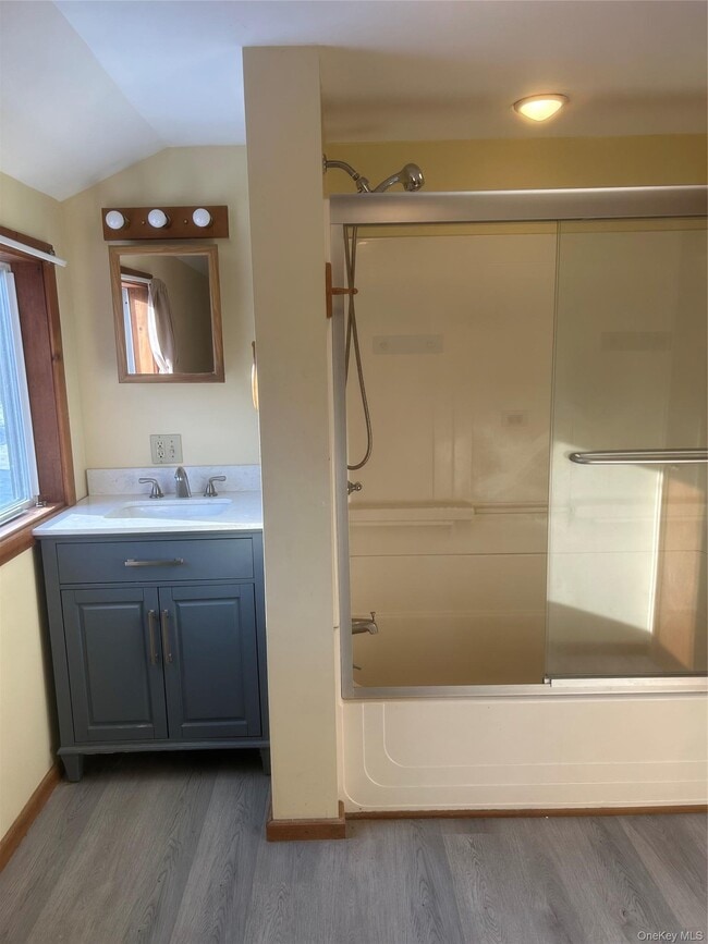 Building Photo - 100 Richardson Ave