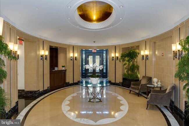 Building Photo - 130 S 18th St