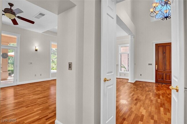 Building Photo - 9005 Opus Dr