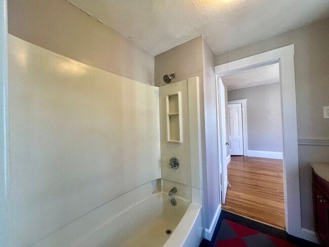 Building Photo - 17 Sanborn St