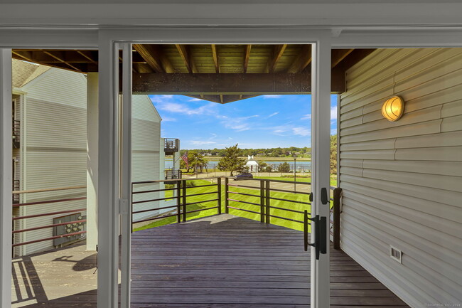 Building Photo - 1128 Windward Rd
