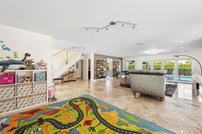 Building Photo - 5901 SW 56th Terrace