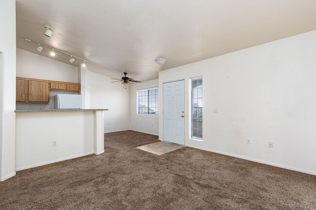 Building Photo - Upstairs 2 br unit in gated community with pool/spa/bbq area
