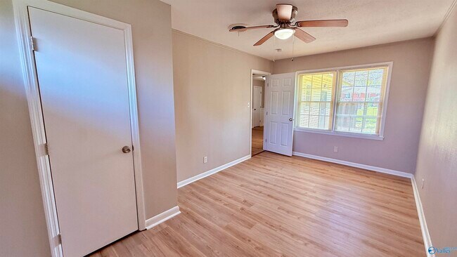 Building Photo - 105 Superior Ave SE