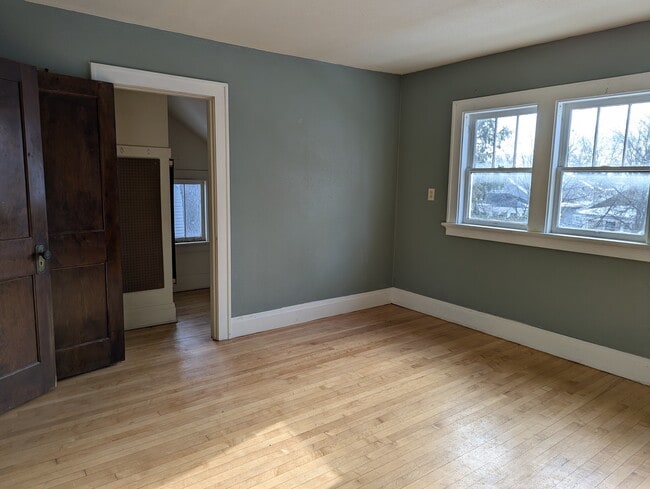 Building Photo - 828 E Thomas St