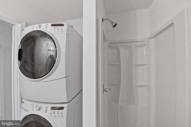 Building Photo - 224 Moore Dr