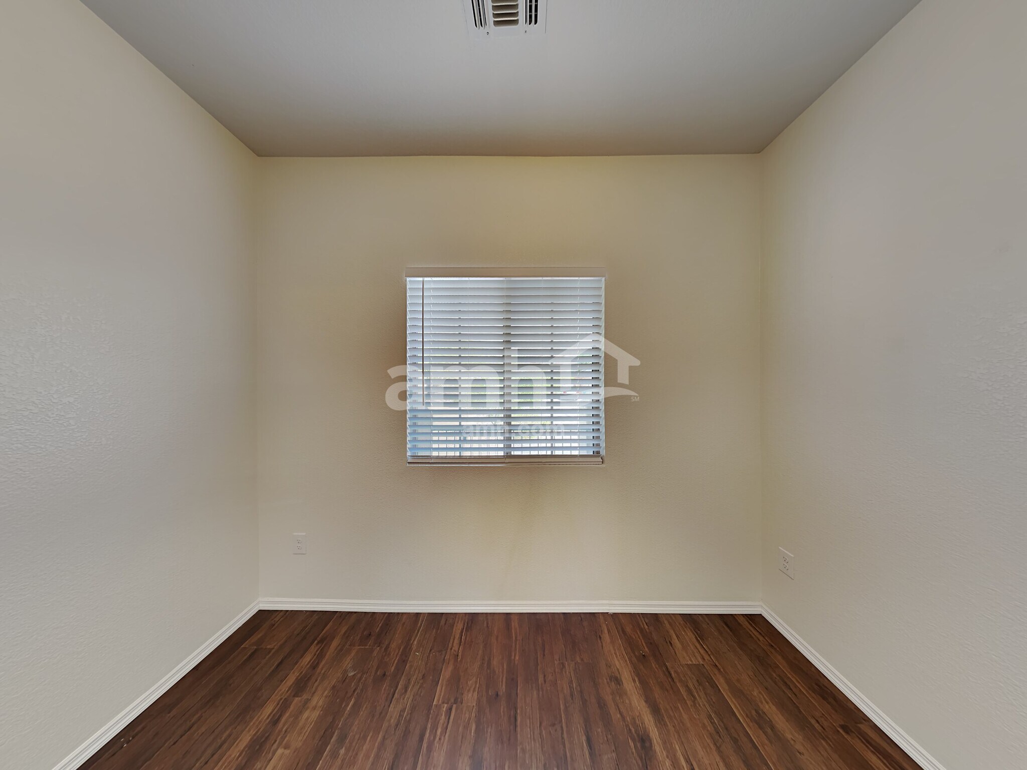 Building Photo - 83 W Calle Priscal