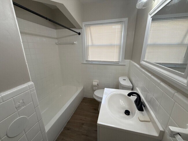 Building Photo - Freshly Renovated 3-Bedroom Home – Quality...