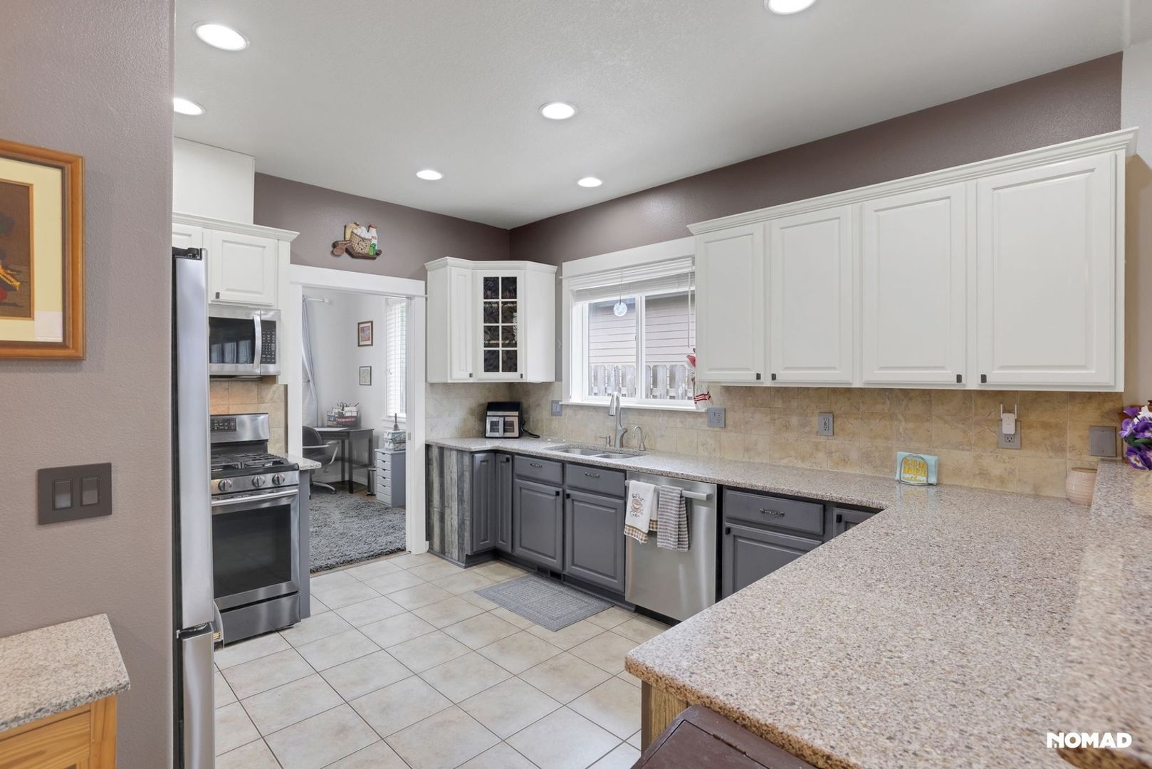 Building Photo - 1511 N Juniper Pl