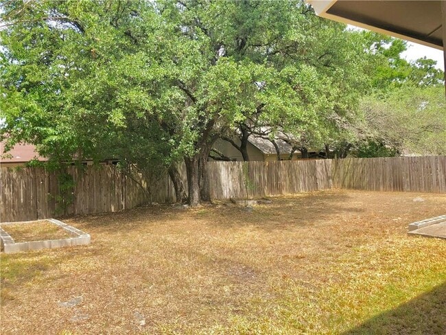 Building Photo - 1321 Piney Creek Ln