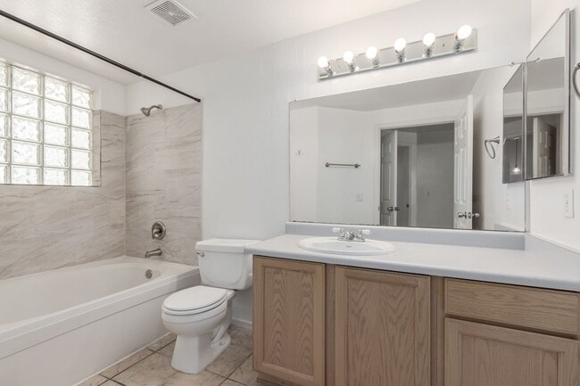 Building Photo - Adorable 2 bedroom unit in Paradise Valley!!