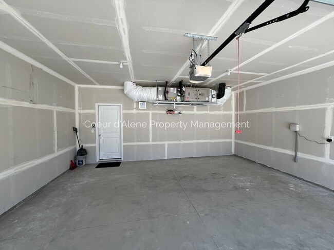 Building Photo - Brand new 3 bedroom home