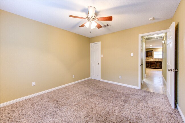 Building Photo - 2623 Millers Falls Ct