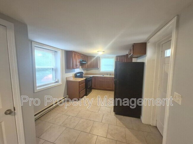 Building Photo - 14 Edgewood Rd