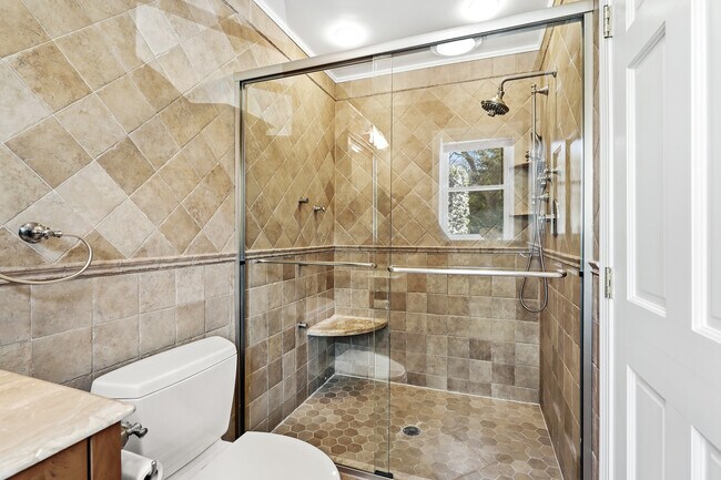 Building Photo - 317 Hornidge Rd