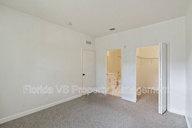 Building Photo - 1663 SE 29th St