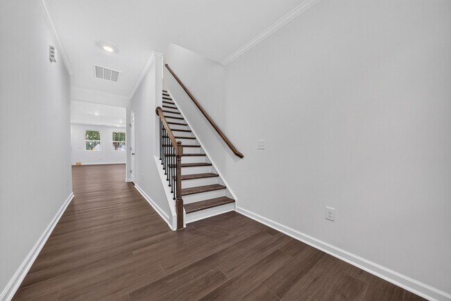 Building Photo - 210 Redford Pl Dr