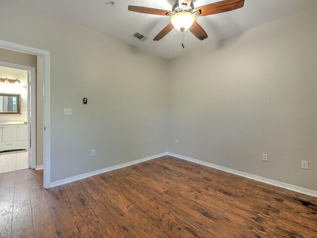 Building Photo - 5703 Legacy Crescent Pl