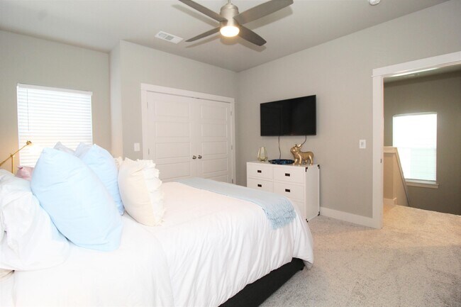 Building Photo - 2039 S Florida Way