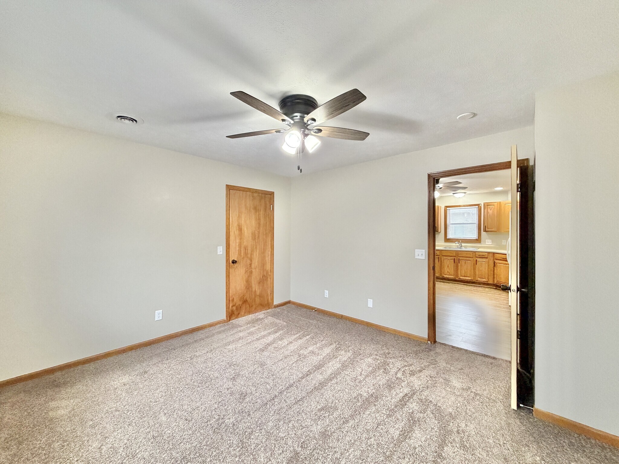 Building Photo - 167 S Jackson St