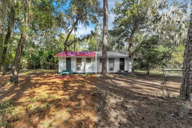 Building Photo - 1 bedroom off of Ferguson