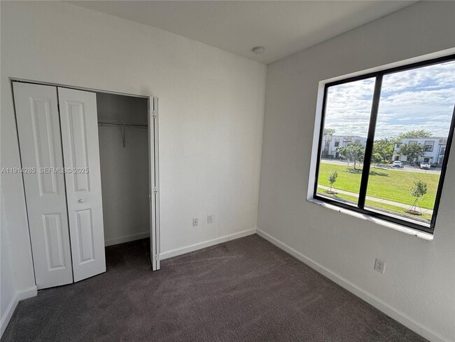 Building Photo - 685 NE 208th Terrace