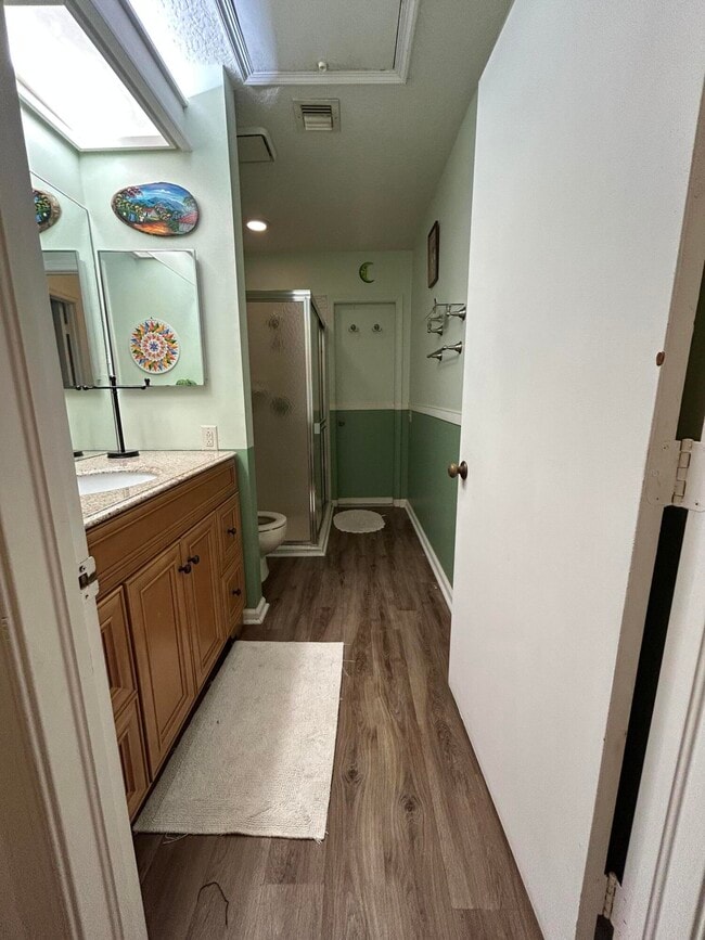 Building Photo - 1593 Hawthorne Pl