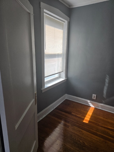 Building Photo - 8936 S Ashland Ave