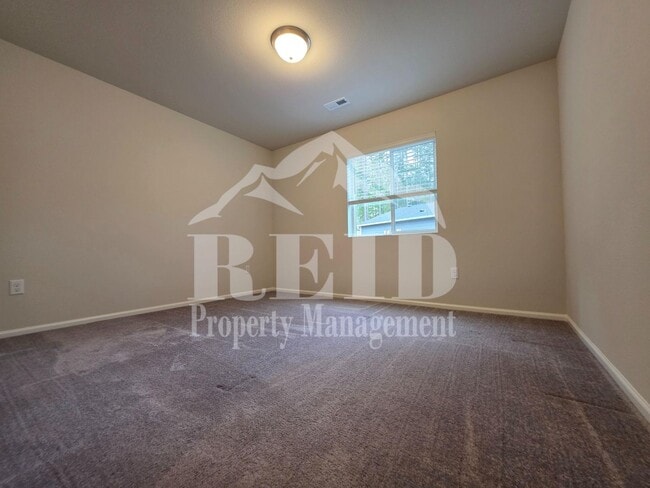Building Photo - New 5-Bedroom home in the heart of Belfair