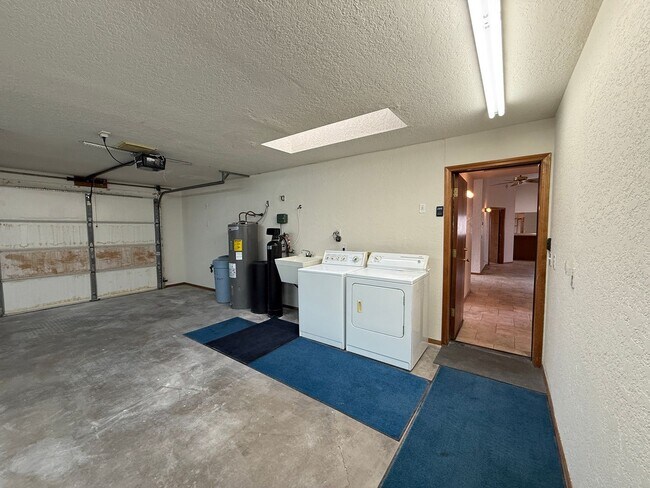 Building Photo - Available now - Unfurnished - Long Term