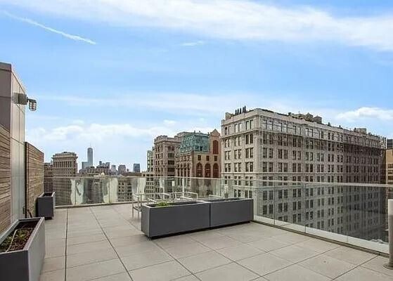 Building Photo - 241 Fifth Avenue