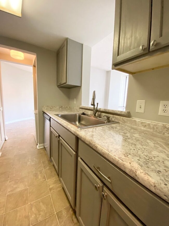 Building Photo - wh212