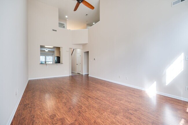 Building Photo - 2652 Harrison Ln
