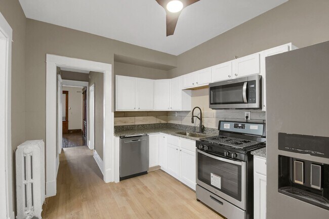 Building Photo - 2401 Harriet Ave