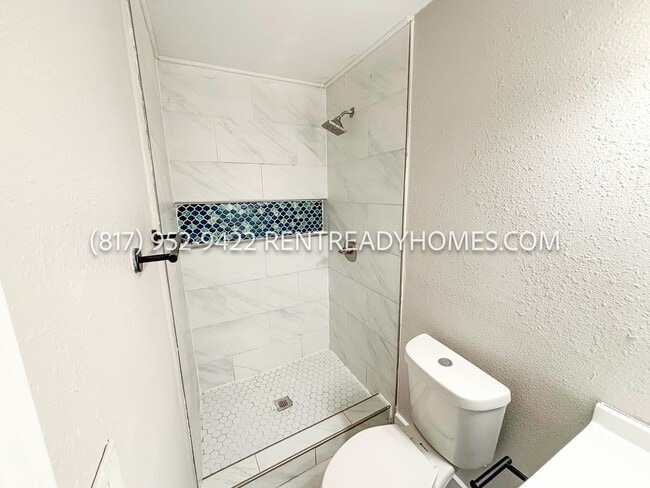 Building Photo - 10302 Davilla Ave