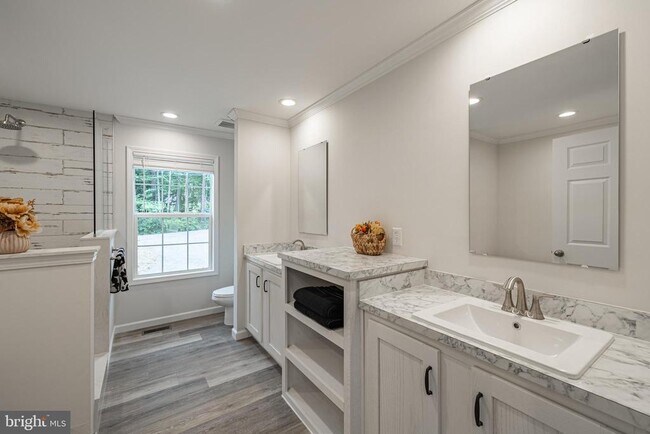 Building Photo - 307 Larkspur Rd