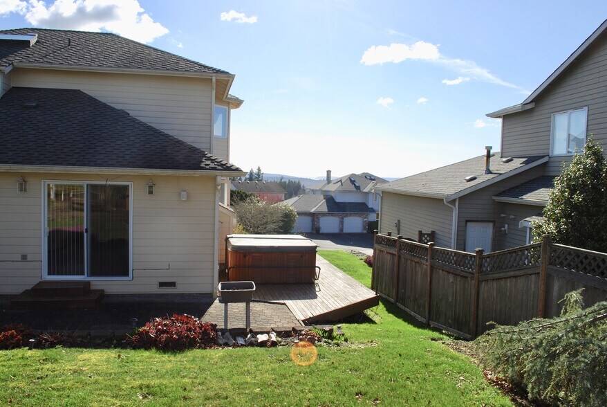 Building Photo - Beautiful views at this Marysville home