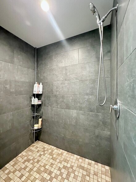 Building Photo - 180 K St