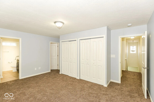 Building Photo - 9651 Calamus Dr