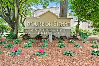 Building Photo - 14 Bourbon St