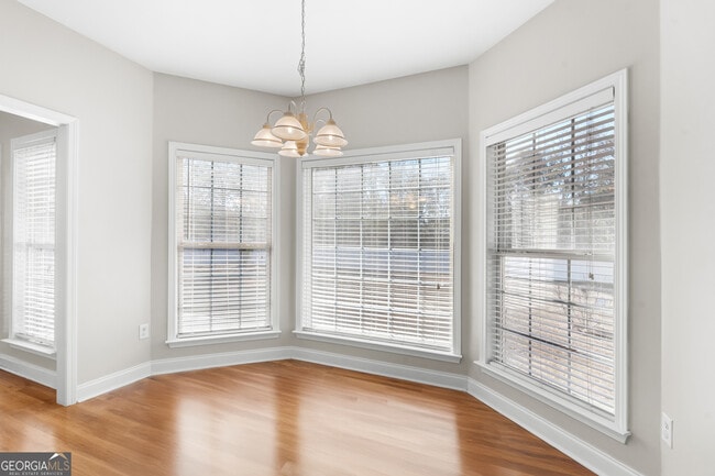 Building Photo - 1811 Old Carriage Trail