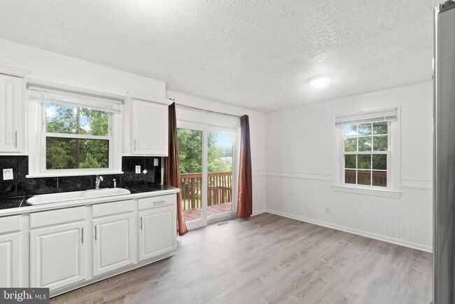 Building Photo - 45629 Frank Hayden Ln