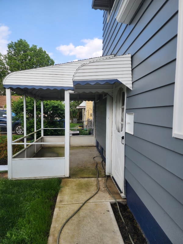 Building Photo - 15472 Muskingum Blvd