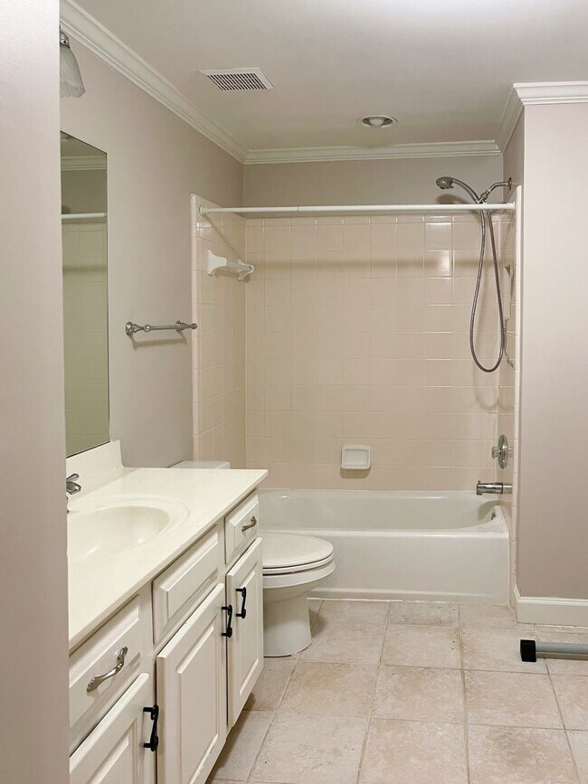 Building Photo - 4785 Waterhaven Bend
