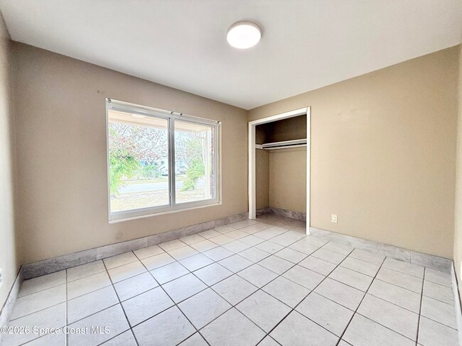 Building Photo - 1635 Nassau St