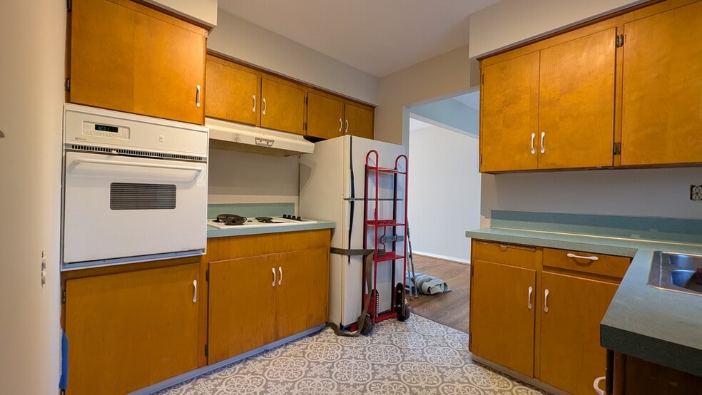 Building Photo - 3437 SE Francis St