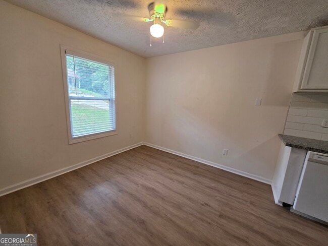Building Photo - 450 Booth Cir SW