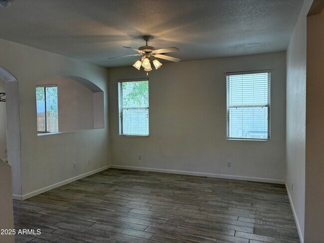 Building Photo - 1750 W Union Hills Dr