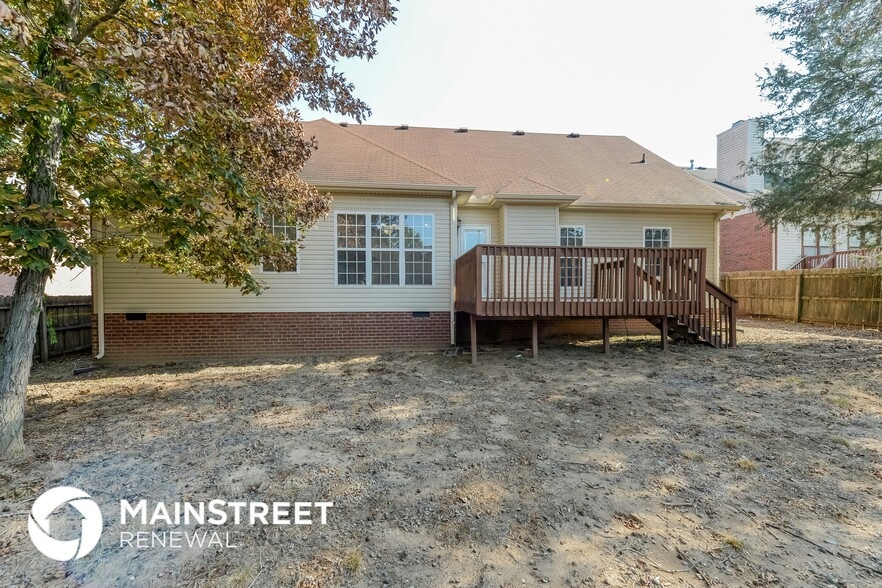 Building Photo - 4420 Benchmark Dr